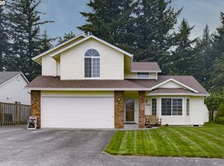 425 SW 27th St, Troutdale, OR 97060