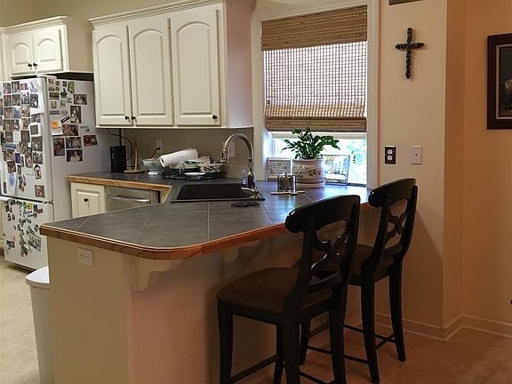 3rd image of 112 Oakleigh Dr