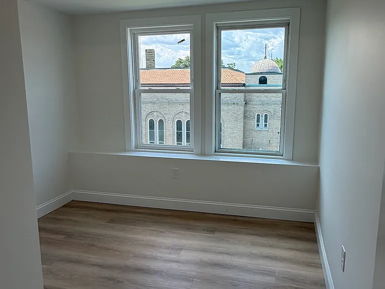 136 Winter St #8 — Photo 5