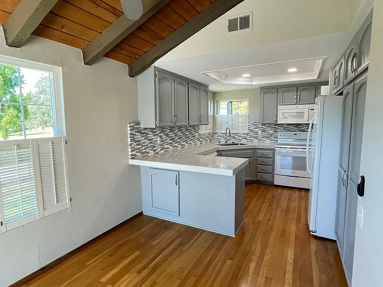 701 Glen Eagle Ct — Photo 9
