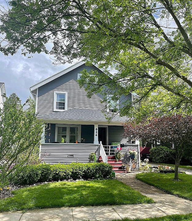 1st image of 624 W Lincoln Ave