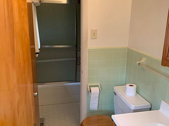 Bathroom/ master bedroom entrance