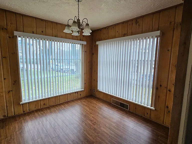 515 W Milwaukee Dr — Photo 10