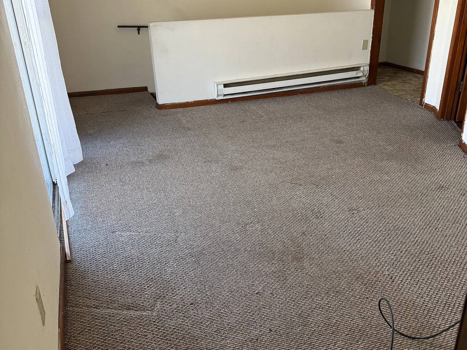 584 Thompson Avenue - 2 — Photo 3