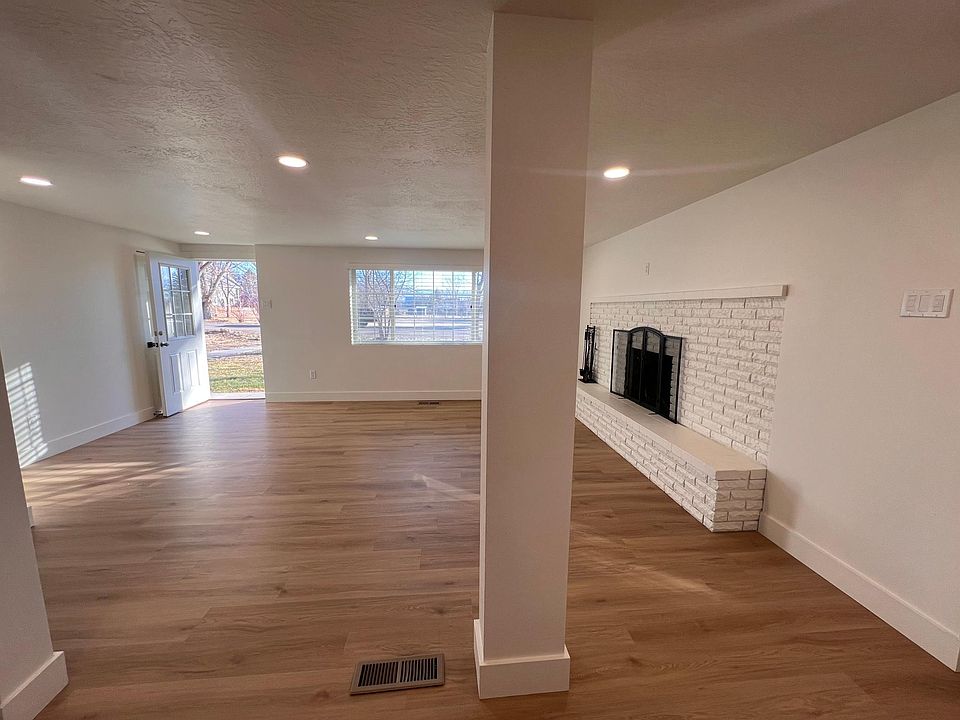 49 N 300 E Midway UT Zillow