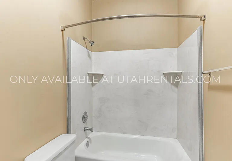 1156 S 1420 E — Photo 24