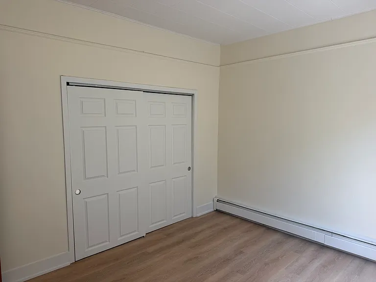 572 Warburton Ave #2E — Photo 6