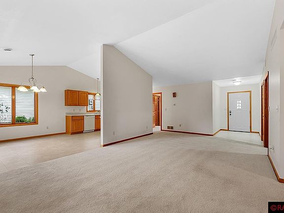 4th image of 104 Copper Village Cir