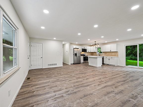 4th image of 12419 Roesta Ln NW