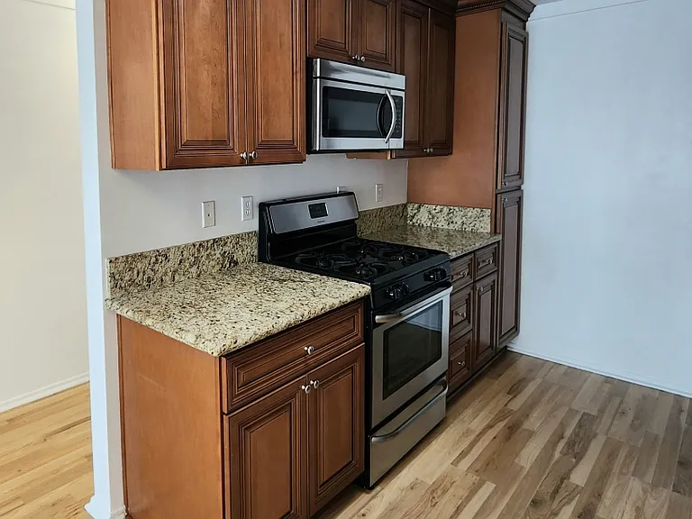 12320 Texas Ave #10 — Photo 4