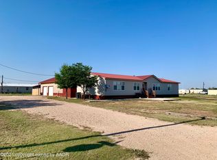 806 NW 4th St, Happy, TX 79042