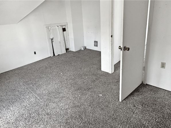 1103 Oak St, Utica, NY 13502