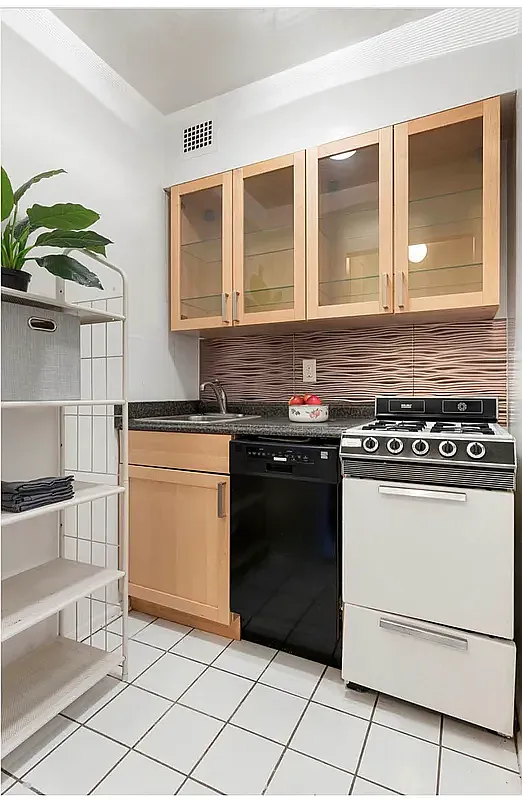 Building Photo - 229 E 29th St #5O