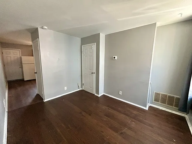 2303 Hunter Street - 1 — Photo 2