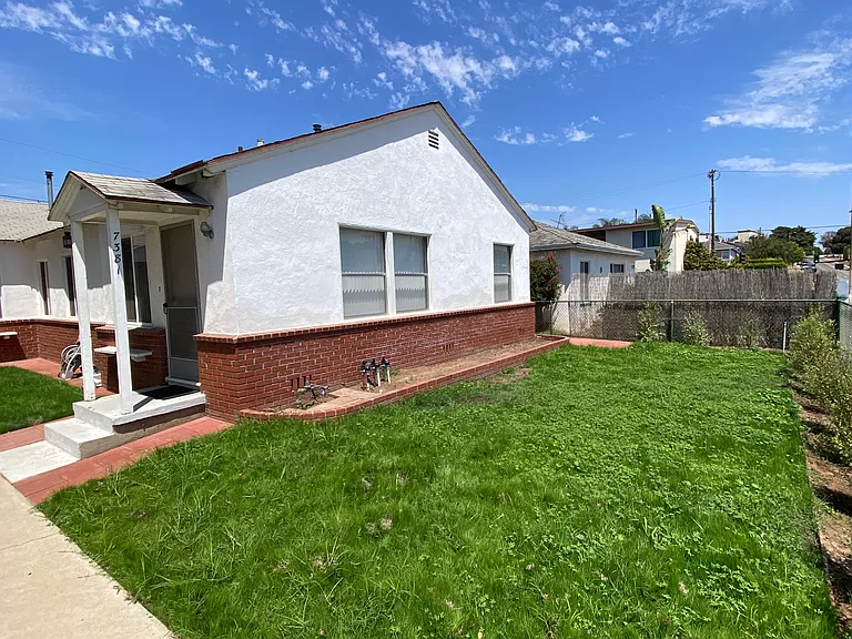 7381 W Manchester Ave #7381 — Photo 2