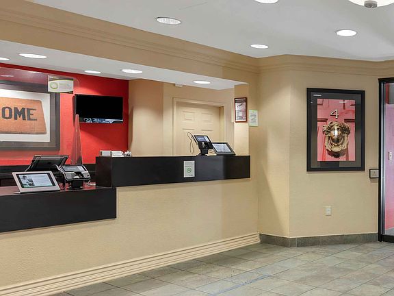 Lobby and Guest Check-in