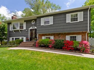 22 Farmhouse Rd, Congers, NY 10920