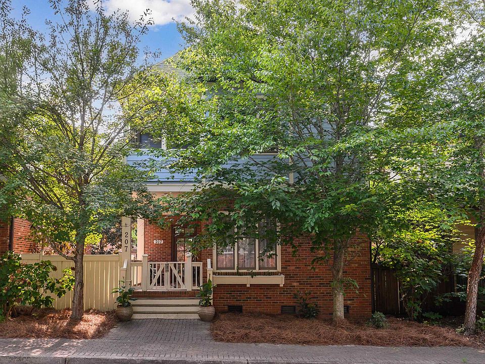 1st image of 207 Hawthorn St