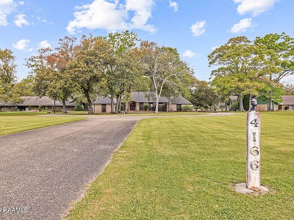 3rd image of 4166 Irish Bend Rd