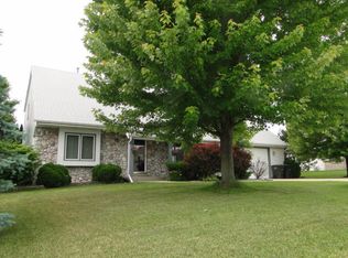 643 Woodland Cir, Waterford, WI 53185