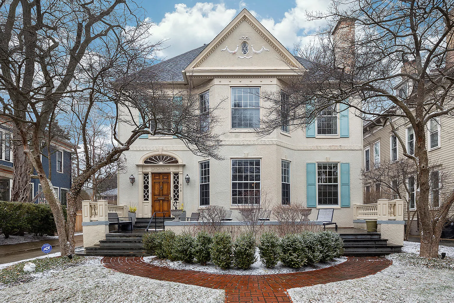 315 Davis St photo 1
