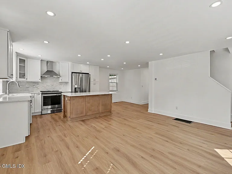 25 Hoover Rd — Photo 7