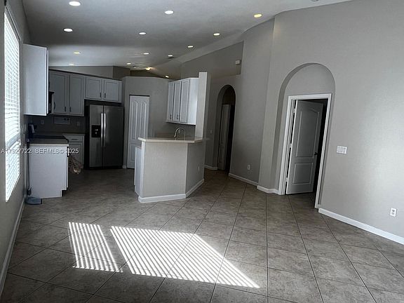 4th image of 22190 Portofino Ave