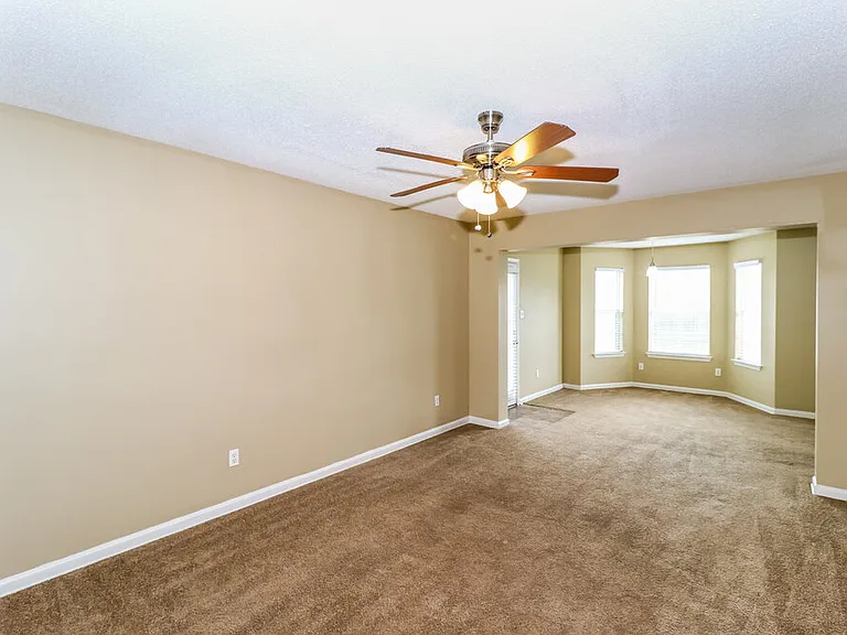 4551 Blue River Dr — Photo 4