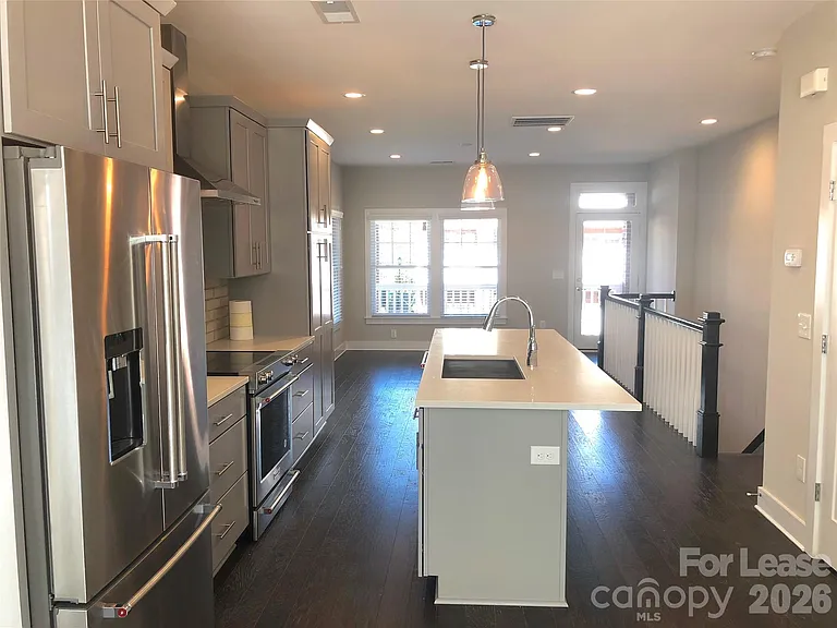 1218 Macomb Pl — Photo 7