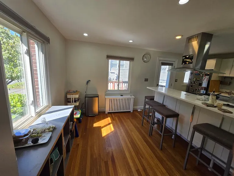 33 Court St — Photo 10