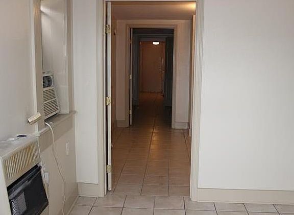 3rd image of 4413 Washington Ave #B
