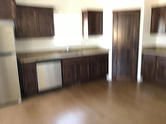4th image of 942 SE Strawberry Ln