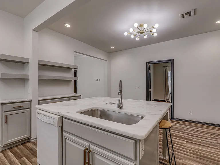 1521 N Blackwelder Ave — Photo 15