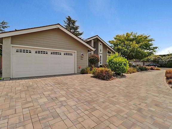 2nd image of 4062 Ashbrook Cir
