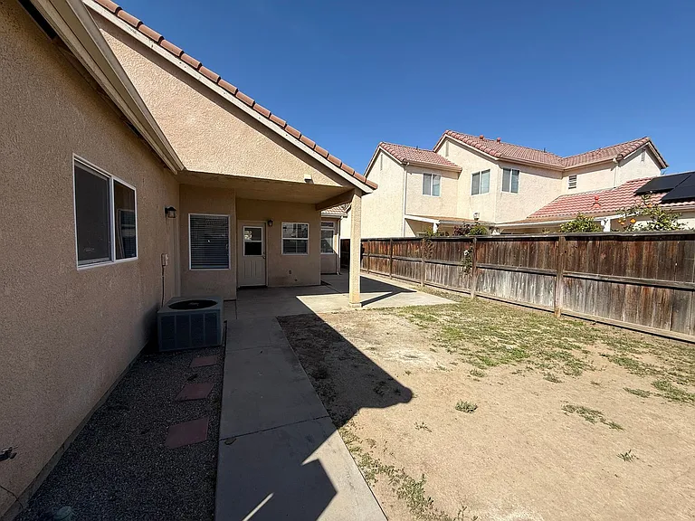 1836 Encina Ave — Photo 43