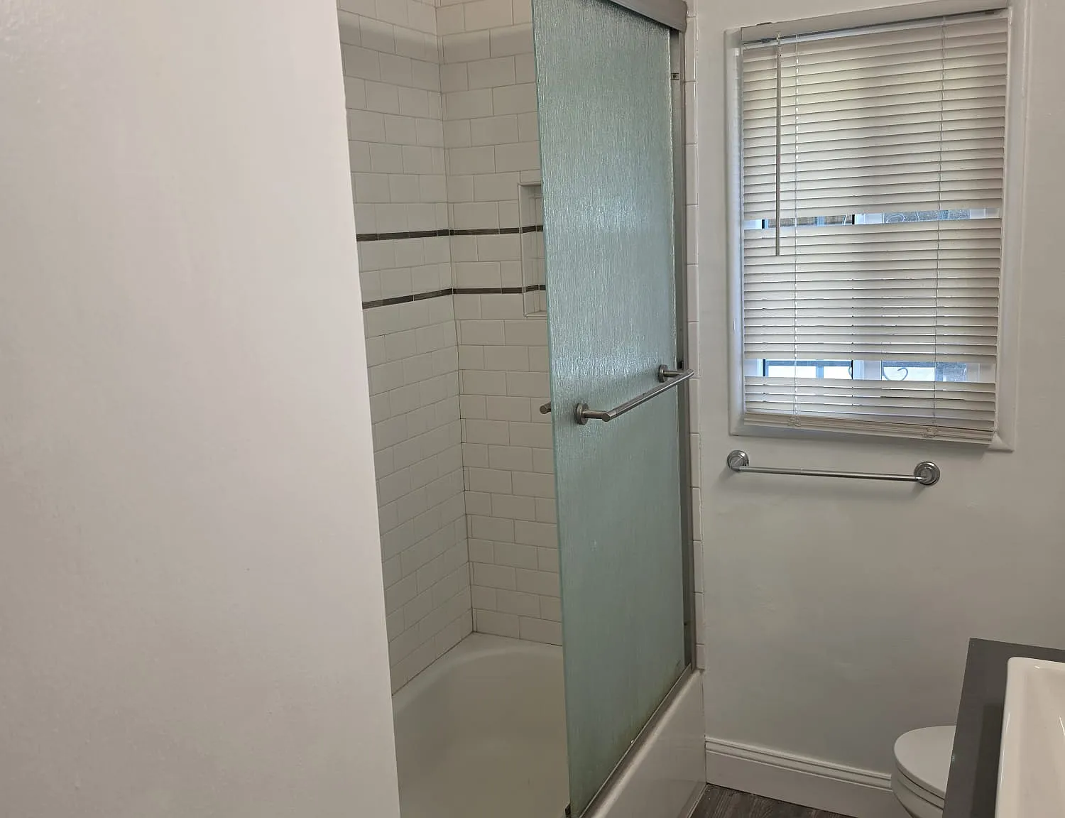 1 bed, 700 sqft, $2,300 — Photo 4