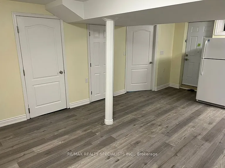10 Sandmere Ave — Photo 4