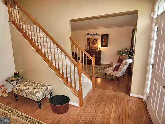 5th image of 413 Blairfield Ct