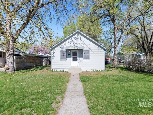 530 S 3 E, Mountain Home, ID 83647
