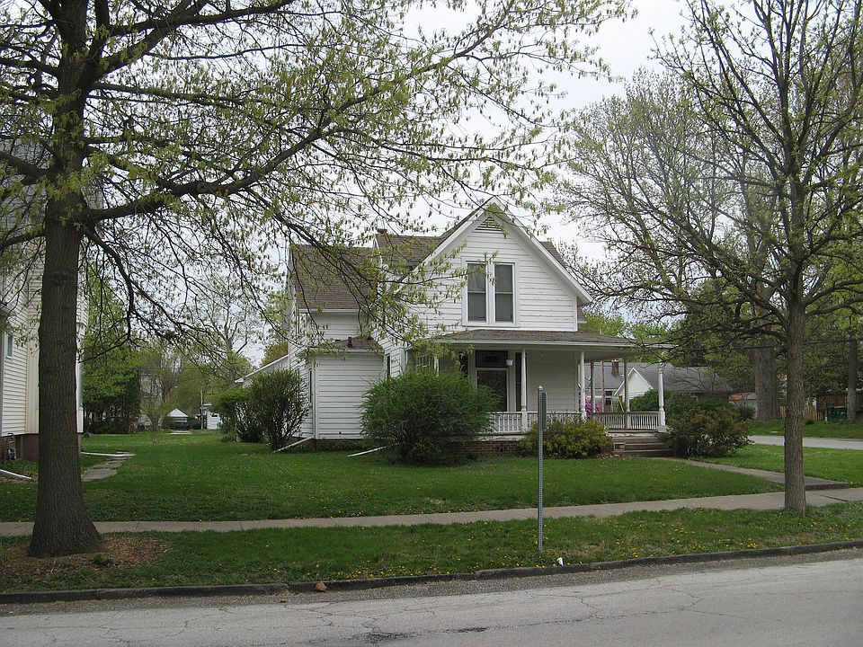 2nd image of 402 S Randolph St
