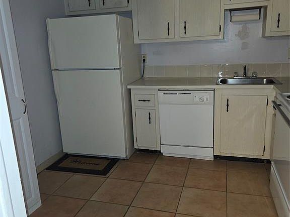 4th image of 4158 Inverrary Dr APT 104