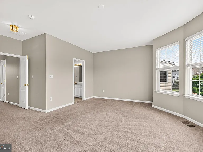 6805 Oregano Ln — Photo 35