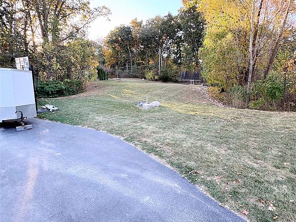 5th image of 11197 Bigelow Rd