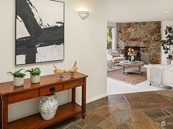 4th image of 1740 Brookside Drive SE