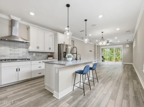 11097 CITY FRONT Drive, Jacksonville, FL 32256