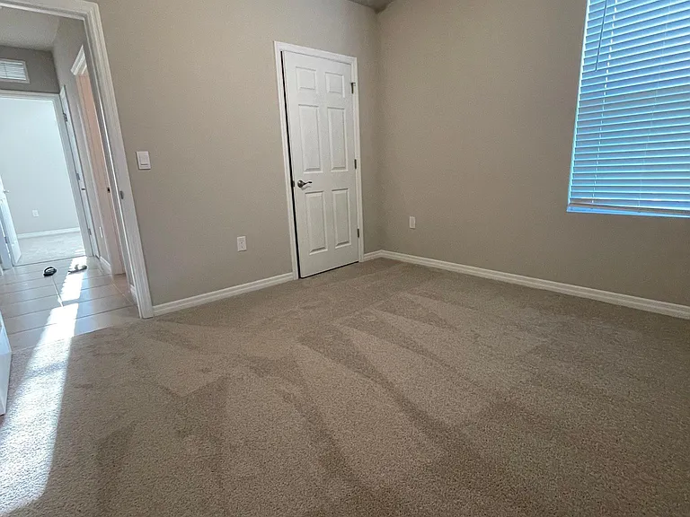 1437 NW 31st Pl — Photo 10