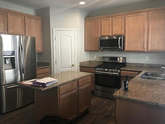 4th image of 4042 Lilac Creek Ct