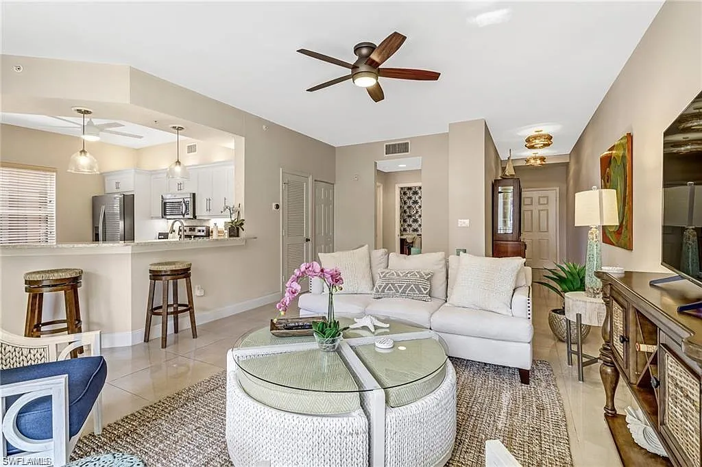 1 bed, 1.5 bath, 1126 sqft, $8,000 — Photo 3