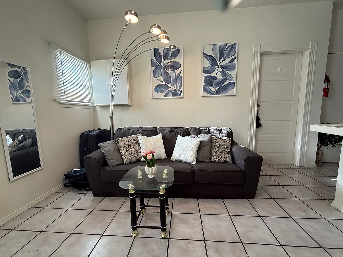 Building Photo - 2663 Orchard Ave #3