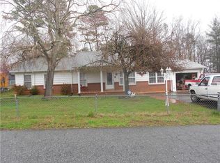 2114 Woodcrest Dr, Lenoir, NC 28645